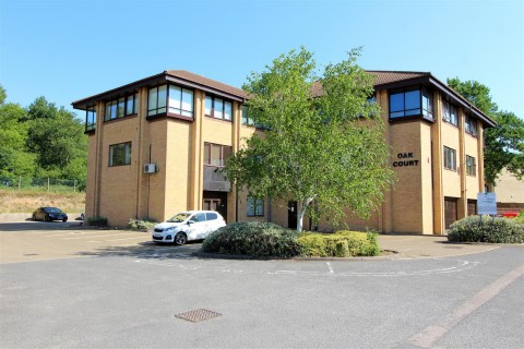 Oak Court 14 Sandridge Park St Albans Hertfordshire - EAID:DANIELSSAAPI, BID:1