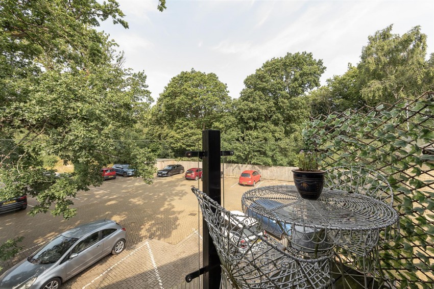 Images for 15 Sandridge Park, St Albans