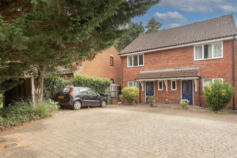 Newland Close, St Albans, Hertfordshire - EAID:DANIELSSAAPI, BID:1