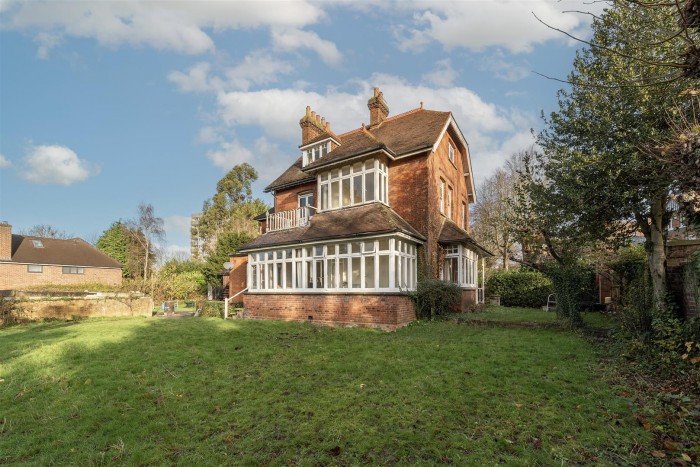 View Full Details for Ridgmont Road, St. Albans